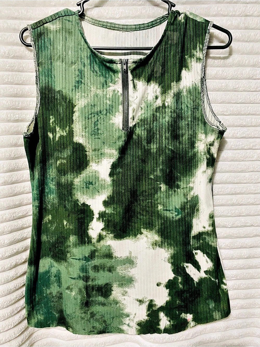 Tie-Dye Ribbed Zip Tank in Green & White Like New